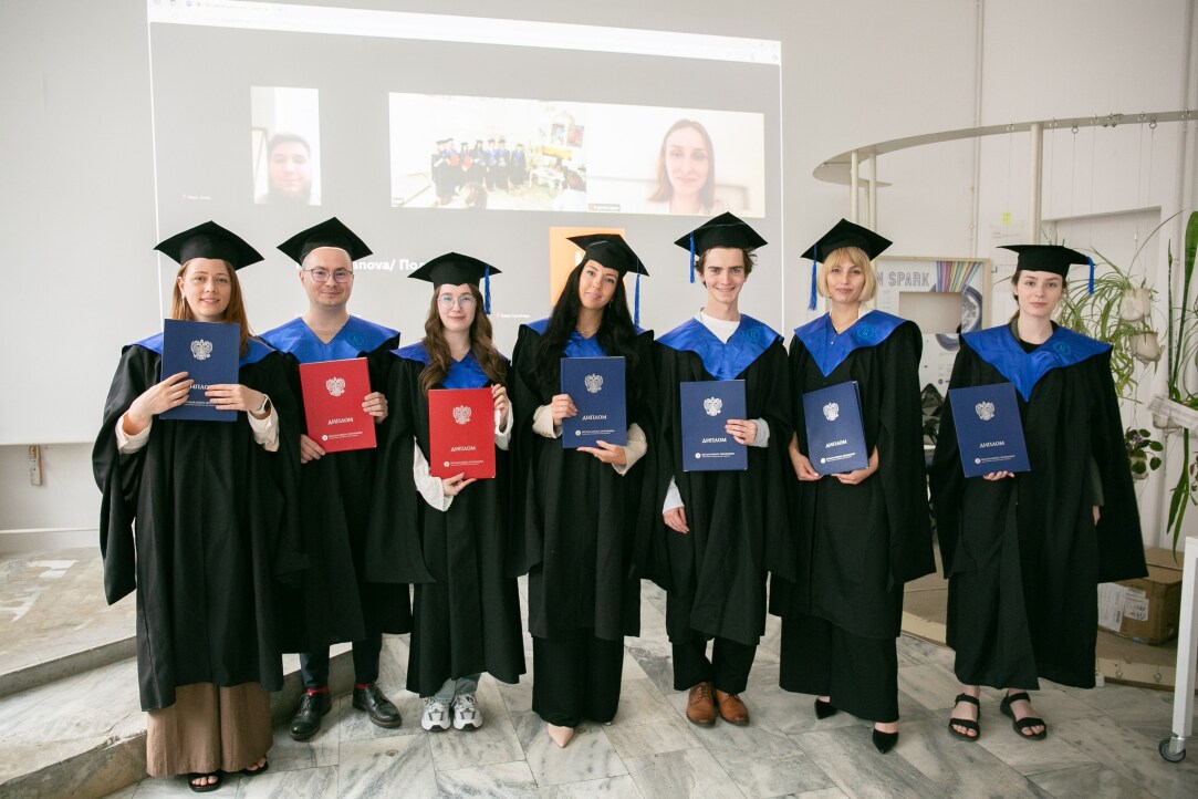 ‘Frontierspeople and Romantics’: First Graduates of Online Master’s in Digital Urbanism Receive Their Diplomas