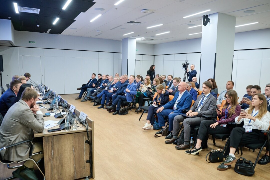 Иллюстрация к новости: Взгляд в будущее транспорта: Константин Трофименко на Форуме «Общественный транспорт 2025»